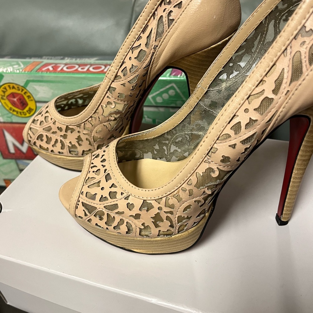 Red bottom heels - Picture 6 of 7